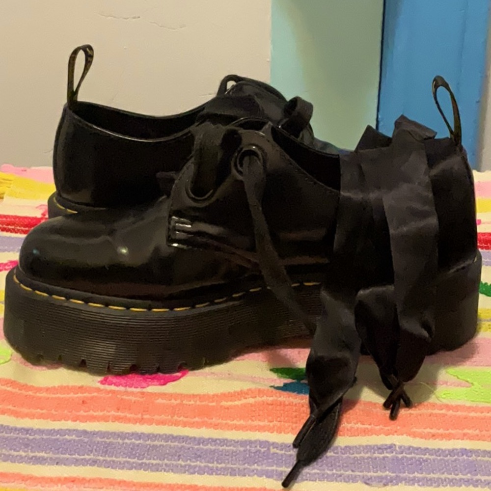 Dr Martens HOLLY WOMEN'S LEATHER PLATFORM SHOES COLOR:  BLACK BUTTERO
